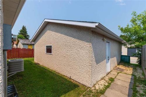 217 Inkster Garden Dr, Winnipeg, MB - Outdoor With Exterior