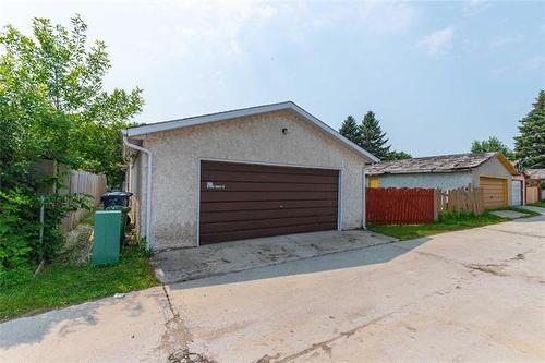 217 Inkster Garden Dr, Winnipeg, MB - Outdoor With Exterior