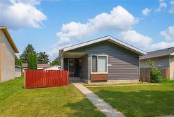 217 Inkster Garden DR  Winnipeg, MB R2R 1S6