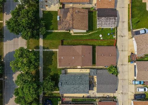 217 Inkster Garden Dr, Winnipeg, MB - Outdoor
