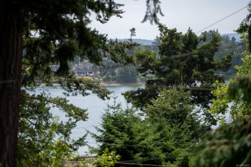 10496 Jocelyn Pl, Sidney, BC 