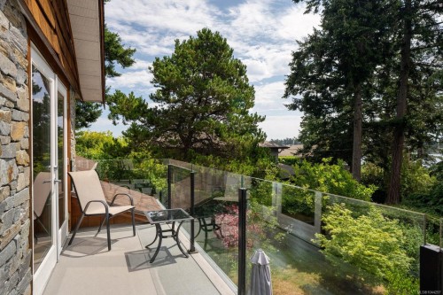 10496 Jocelyn Pl, Sidney, BC 