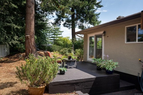 10496 Jocelyn Pl, Sidney, BC 
