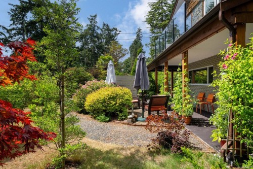 10496 Jocelyn Pl, Sidney, BC 