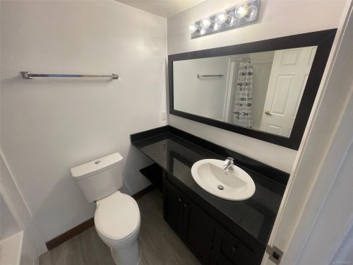 #209-30 Cavan St, Nanaimo, BC - Indoor Photo Showing Bathroom