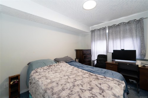 #203A-3000 Oak St, Chemainus, BC - Indoor Photo Showing Bedroom