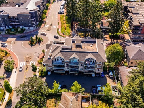 #203-2706 Peatt Rd  Langford, BC V9B 3V3