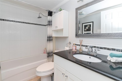 #111-2050 White Birch Rd, Sidney, BC - Indoor Photo Showing Bathroom