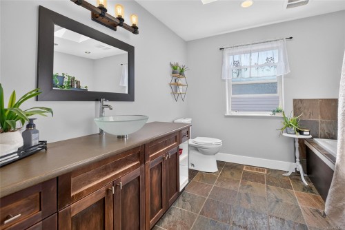 538 Edgewood Dr, Campbell River, BC 