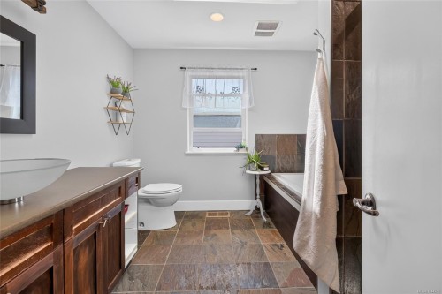 538 Edgewood Dr, Campbell River, BC 