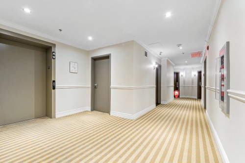 Ascenseur - 205-100 Rue Barnett, Dollard-Des-Ormeaux, QC - Indoor Photo Showing Other Room