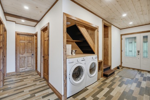 Passageway - 25 Ch. Clément N., Mulgrave-Et-Derry, QC - Indoor Photo Showing Laundry Room