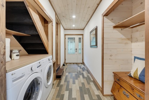 Mud Room - 25 Ch. Clément N., Mulgrave-Et-Derry, QC - Indoor Photo Showing Laundry Room