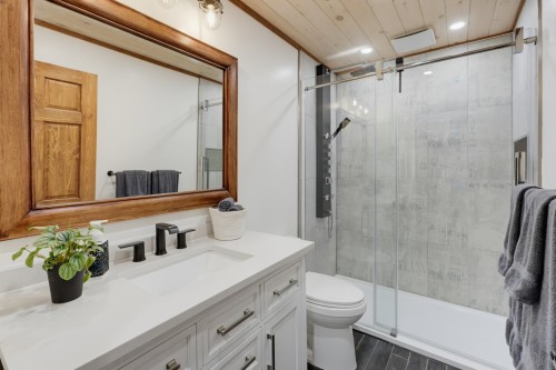 Bathroom - 25 Ch. Clément N., Mulgrave-Et-Derry, QC - Indoor Photo Showing Bathroom