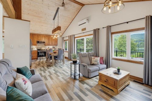Overall view - 25 Ch. Clément N., Mulgrave-Et-Derry, QC - Indoor Photo Showing Living Room