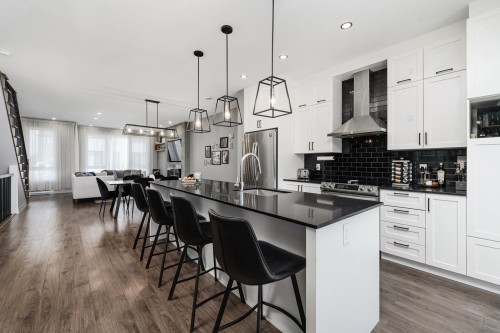 Cuisine - 200 Rue Des Hirondelles, Saint-Eustache, QC - Indoor Photo Showing Kitchen With Upgraded Kitchen