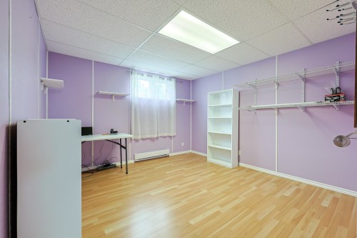 Salle familiale - 708 Ch. Pierre-Laporte, L'Ange-Gardien, QC - Indoor Photo Showing Other Room
