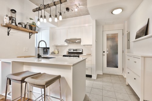 Cuisine - 1887 Rue De Chambly, Montréal (Mercier/Hochelaga-Maisonneuve), QC - Indoor Photo Showing Kitchen With Upgraded Kitchen