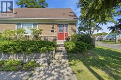 2 AINTREE Court Hamilton, ON L8K 4R9