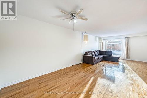 209 Apache Trail, Toronto, ON - Indoor Photo Showing Living Room