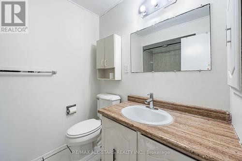 209 Apache Trail, Toronto, ON - Indoor Photo Showing Bathroom