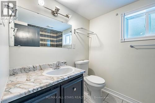 209 Apache Trail, Toronto, ON - Indoor Photo Showing Bathroom