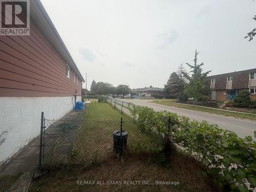 209 Apache Trail, Toronto, ON - Outdoor