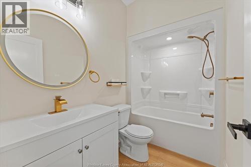 150 Old Front Unit# Front-Upper, Lasalle, ON - Indoor Photo Showing Bathroom