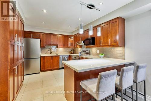 216 Wright Crescent, Ajax, ON - Indoor Photo Showing Kitchen