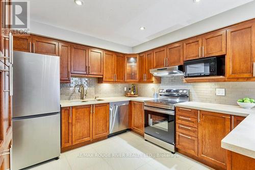 216 Wright Crescent, Ajax, ON - Indoor Photo Showing Kitchen