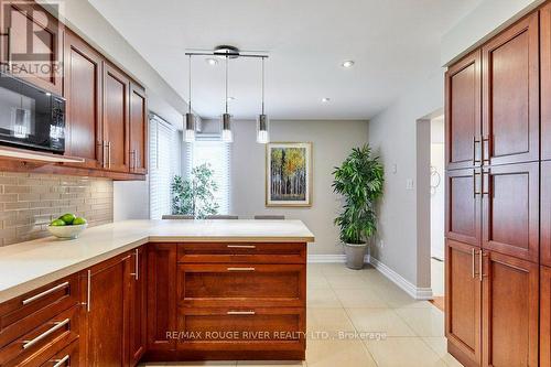 216 Wright Crescent, Ajax, ON - Indoor Photo Showing Kitchen