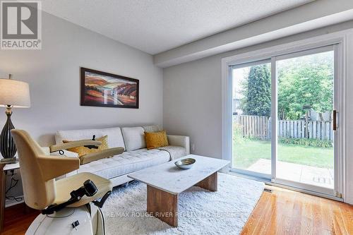216 Wright Crescent, Ajax, ON - Indoor Photo Showing Living Room