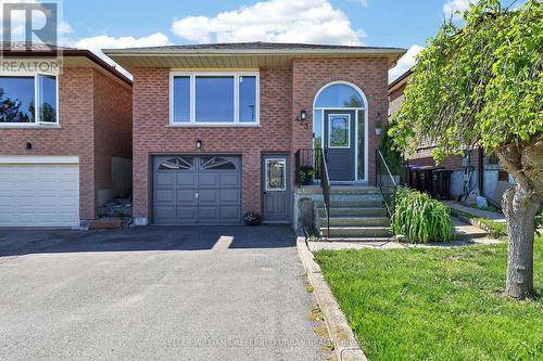 423 BRITANNIA AVENUE  Bradford West Gwillimbury, ON L3Z 2C8