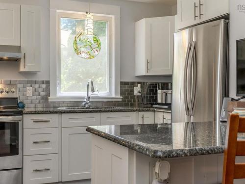 68 Connaught Avenue, Middleton, NS - Indoor Photo Showing Kitchen With Upgraded Kitchen