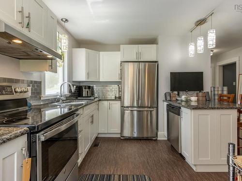 68 Connaught Avenue, Middleton, NS - Indoor Photo Showing Kitchen
