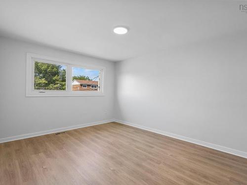 5/5A Marilyn Drive, Dartmouth, NS - Indoor Photo Showing Other Room