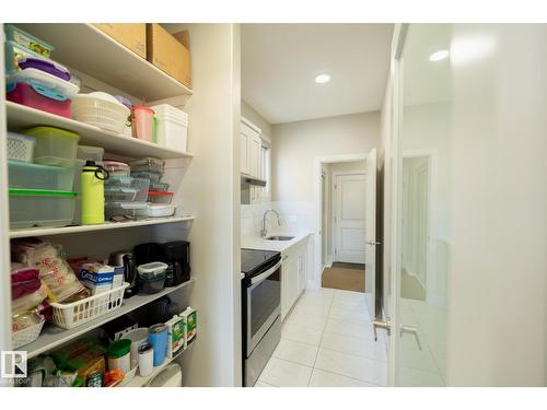 3623 8 St Nw, Edmonton, AB - Indoor