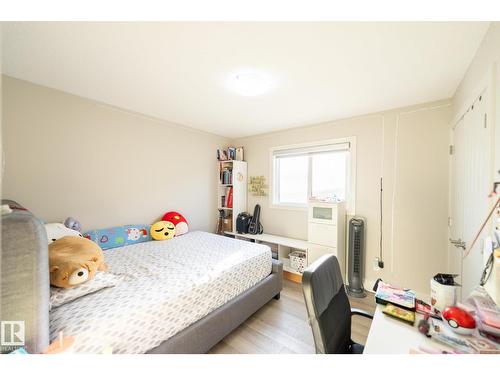 3623 8 St Nw, Edmonton, AB - Indoor Photo Showing Bedroom