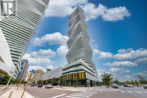 4011 - 3883 QUARTZ ROAD W  Mississauga, ON L5B 0M4