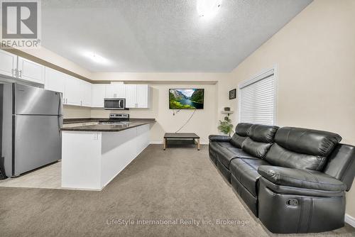 87 - 88 Decorso Drive, Guelph (Kortright East), ON - Indoor