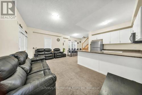 87 - 88 Decorso Drive, Guelph (Kortright East), ON - Indoor