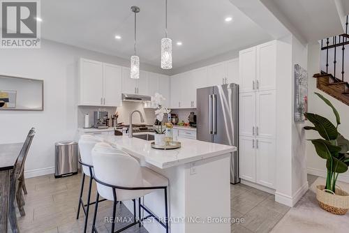 270 Dalgleish Trail, Hamilton, ON - Indoor Photo Showing Kitchen With Upgraded Kitchen
