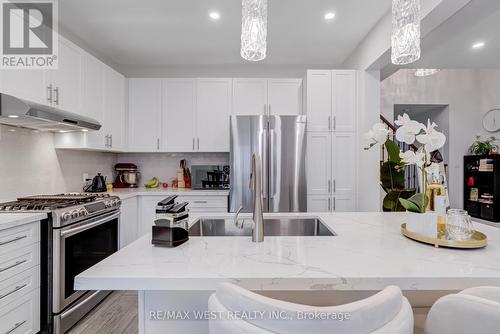 270 Dalgleish Trail, Hamilton, ON - Indoor Photo Showing Kitchen With Stainless Steel Kitchen With Upgraded Kitchen