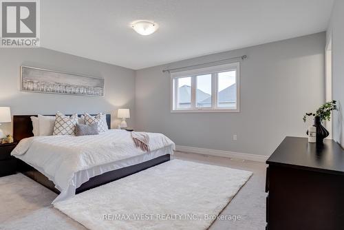 270 Dalgleish Trail, Hamilton, ON - Indoor Photo Showing Bedroom