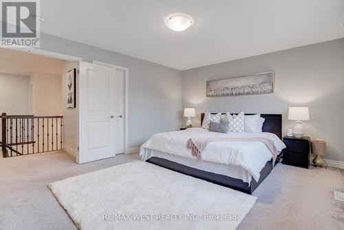 270 Dalgleish Trail, Hamilton, ON - Indoor Photo Showing Bedroom