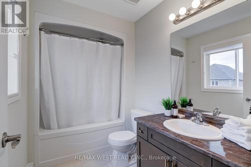 270 Dalgleish Trail, Hamilton, ON - Indoor Photo Showing Bathroom