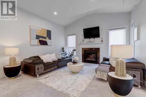 270 Dalgleish Trail, Hamilton, ON - Indoor Photo Showing Living Room With Fireplace