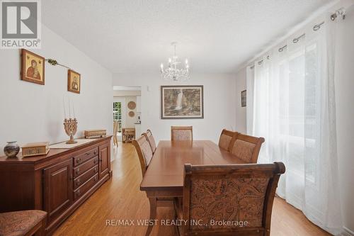 27 Norma Crescent, Hamilton, ON - Indoor Photo Showing Dining Room