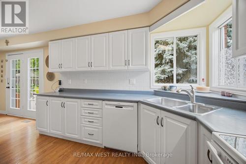 27 Norma Crescent, Hamilton, ON - Indoor Photo Showing Kitchen With Double Sink