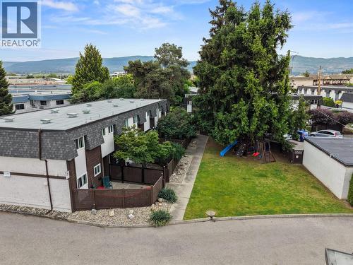 3135 Walnut Street Unit# 5, Kelowna, BC - Outdoor